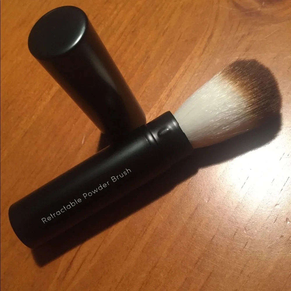 Laura Geller Retractable Powder Brush